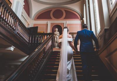 106pallmall-london-wedding-venue-staircase-bridal-portrait-bottom-crop.jpg