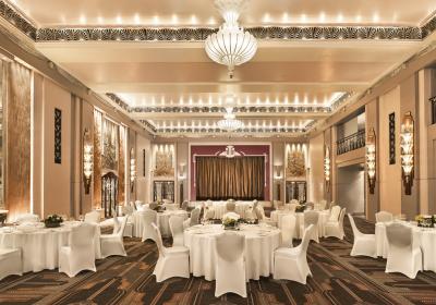 ballroom-_dinner_set_up.jpg