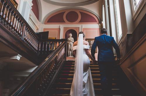 106pallmall-london-wedding-venue-staircase-bridal-portrait-bottom-crop.jpg