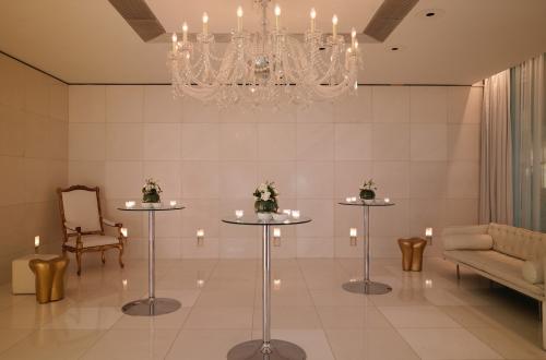 backroom_-_reception_style-min.jpg backroom_-_reception_style-min.jpg